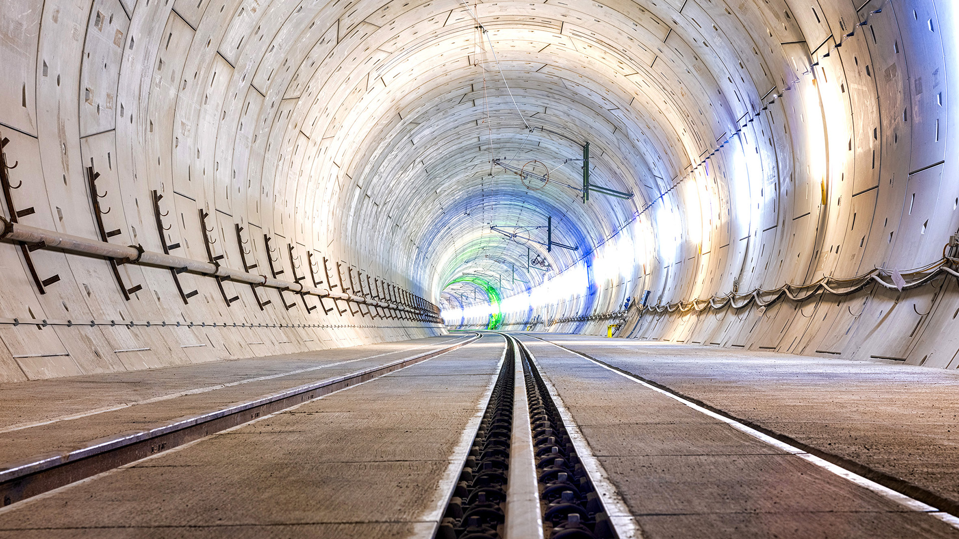 Voessing-Header-Tunnel_16x9_3-2-1
